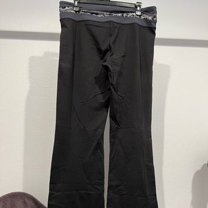 Blk/grey stretchy boot cut yoga pants/leggings with animal print on waist